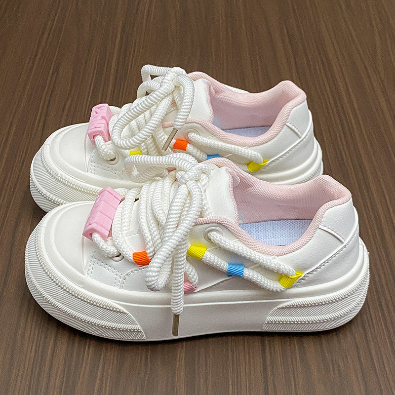 Dame komfortable sneakers med farvede snørebånd og tyk sål Stilla
