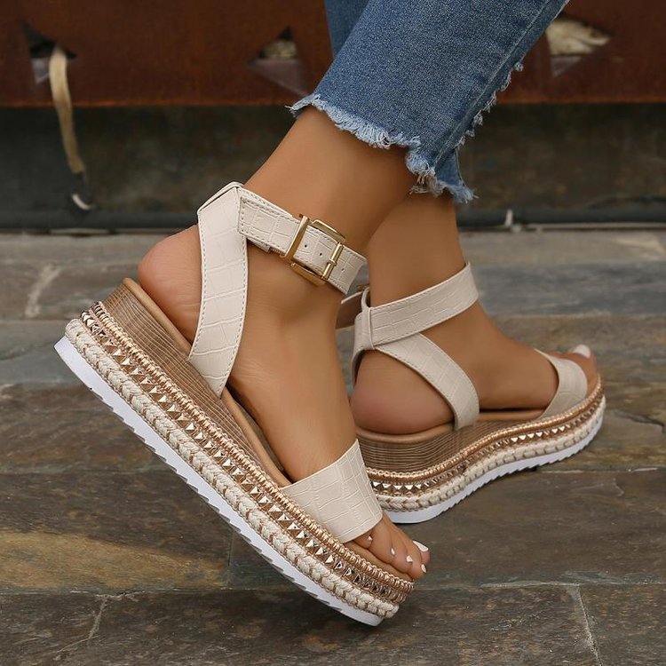 Dame Plateau-sandaler med smart rem-design og komfortabel sål Stilla