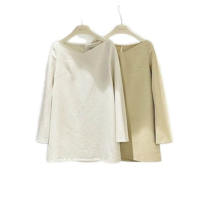 Dame elegant top med V-hals og kvalitetsmaterialer Stilla