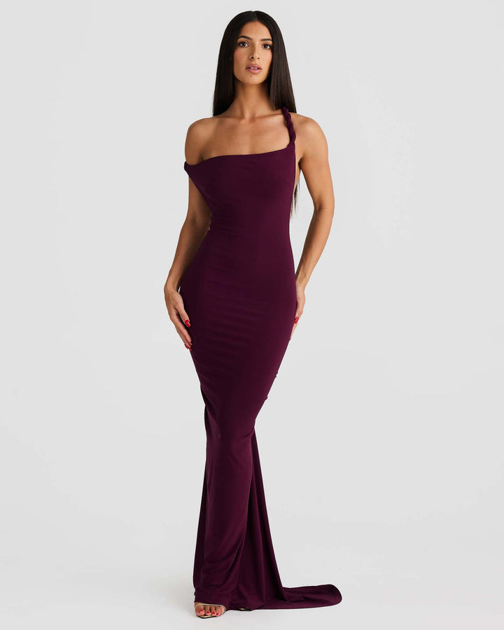 Dame Elegant skåret aftenkjole med off-shoulder design og raffinerede draperinger Skovae
