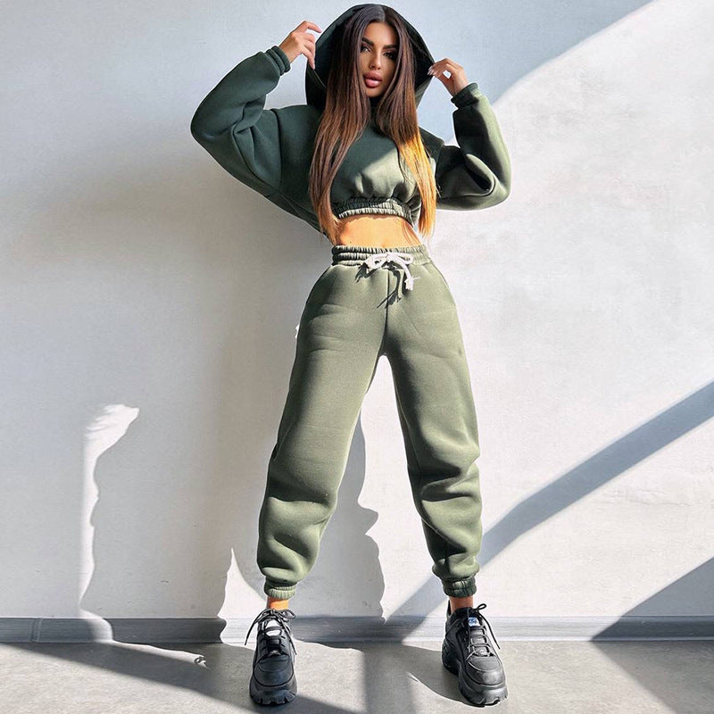 Kvinders sporty cropped sweat sæt med elastisk talje og praktiske lommer