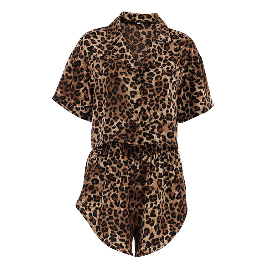 Dame kortærmet pyjamasæt med moderne leopardprint og elastisk belægning Stilla
