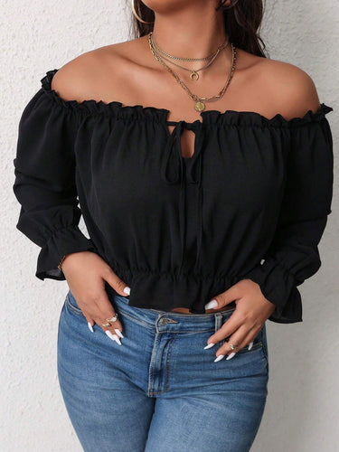 Dame Off-Shoulder Bluse med flæsedetaljer og figursyet silhuet Stilla