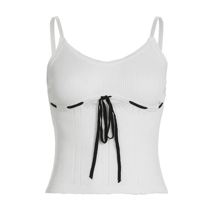 Dame sporty tank top with innovative cut and decorative tie band Skovae