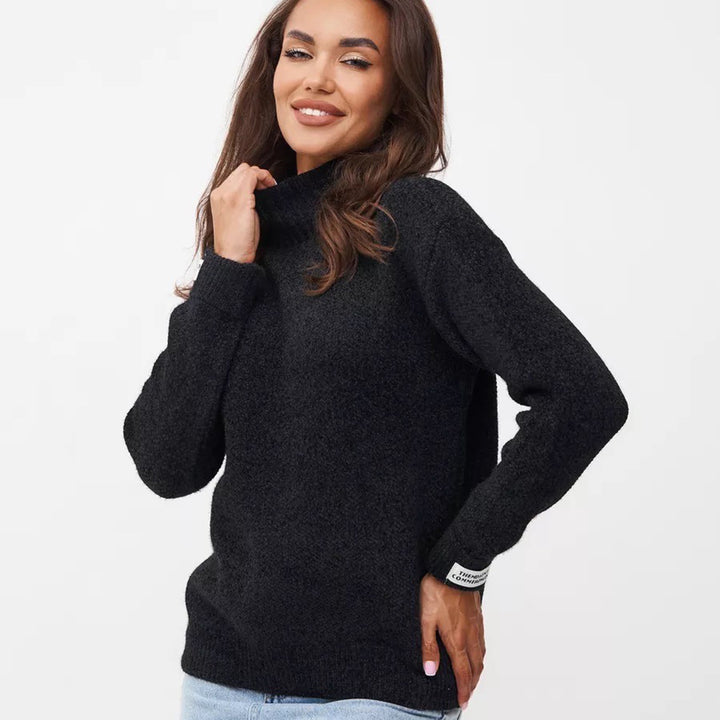 Kvinders højhalset sweater lavet af blød strik Stilla