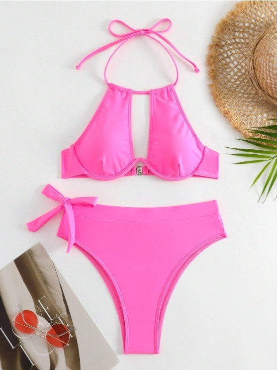 Dame triangle-bikini med moderne neckholder-design og højt skåret trusse Stilla