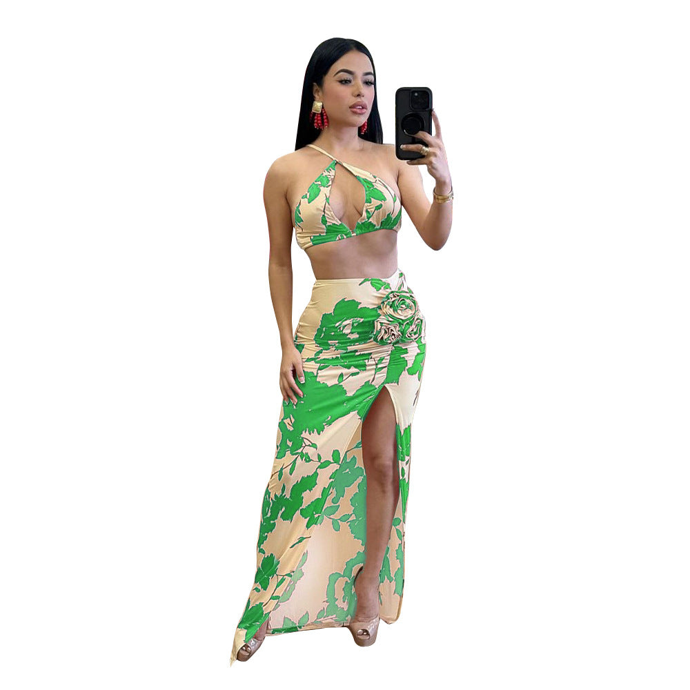 Dame to-delt sæt bestående af crop top og flot højslids nederdel med blomstermønster Stilla