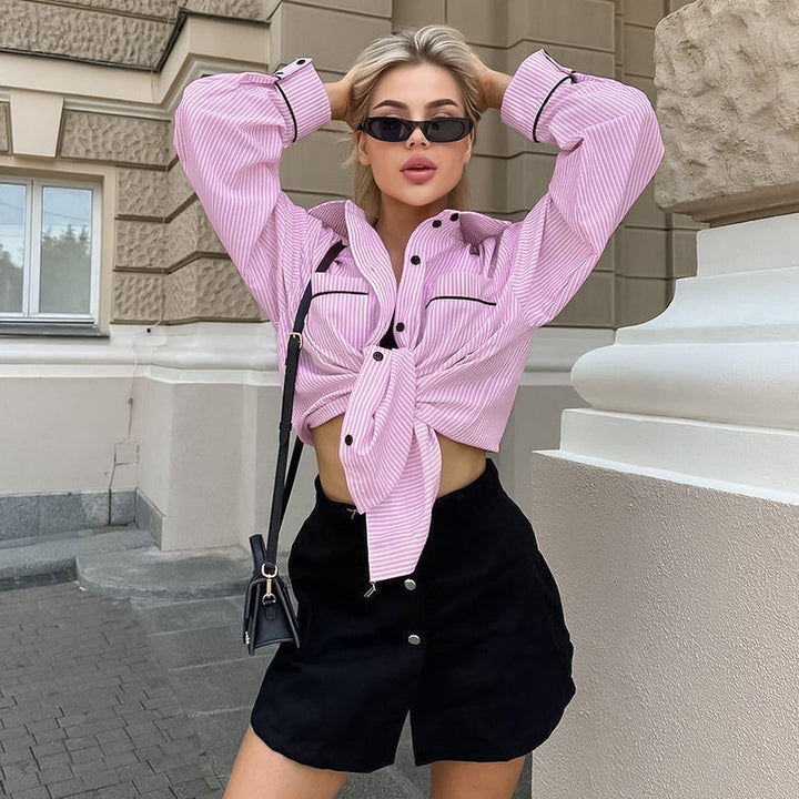 Dame Stripet Overshirt med moderne kontraster og praktiske lommer Stilla