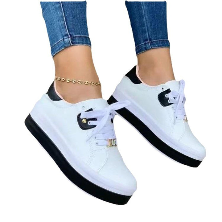 Dame Sneakers med moderigtigt plateau-design og åndbart overmateriale Stilla