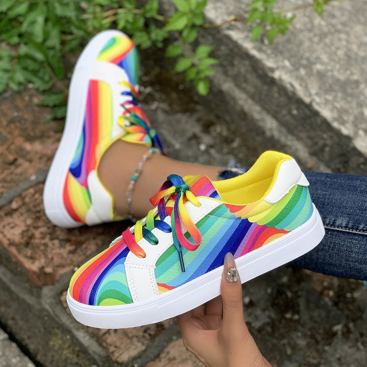 Dame farverige sneakers med dekorative snørebånd og åndbar indersål Stilla