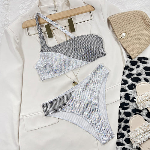 Dame bikini sæt med glitrende paillet-design og asymmetrisk top Stilla