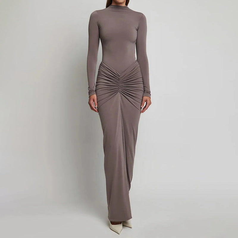 Dame maxikjole med elegant drapering og klassisk stålkrave Stilla