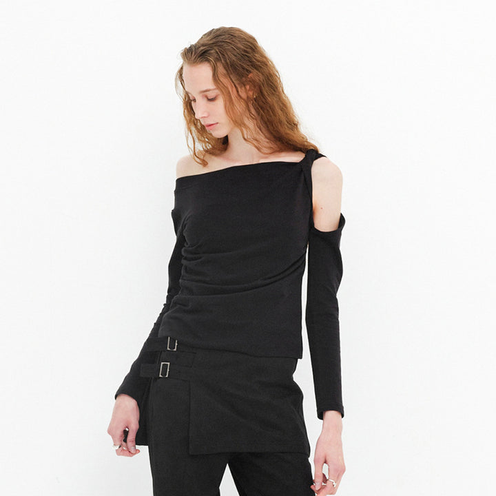 Femme asymmetrisk langærmet top med knude-detalje Stilla