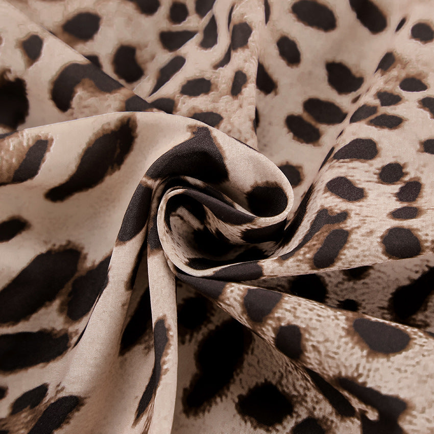 Dame minikjole med leopardmønster og voluminøse puffærmer Stilla