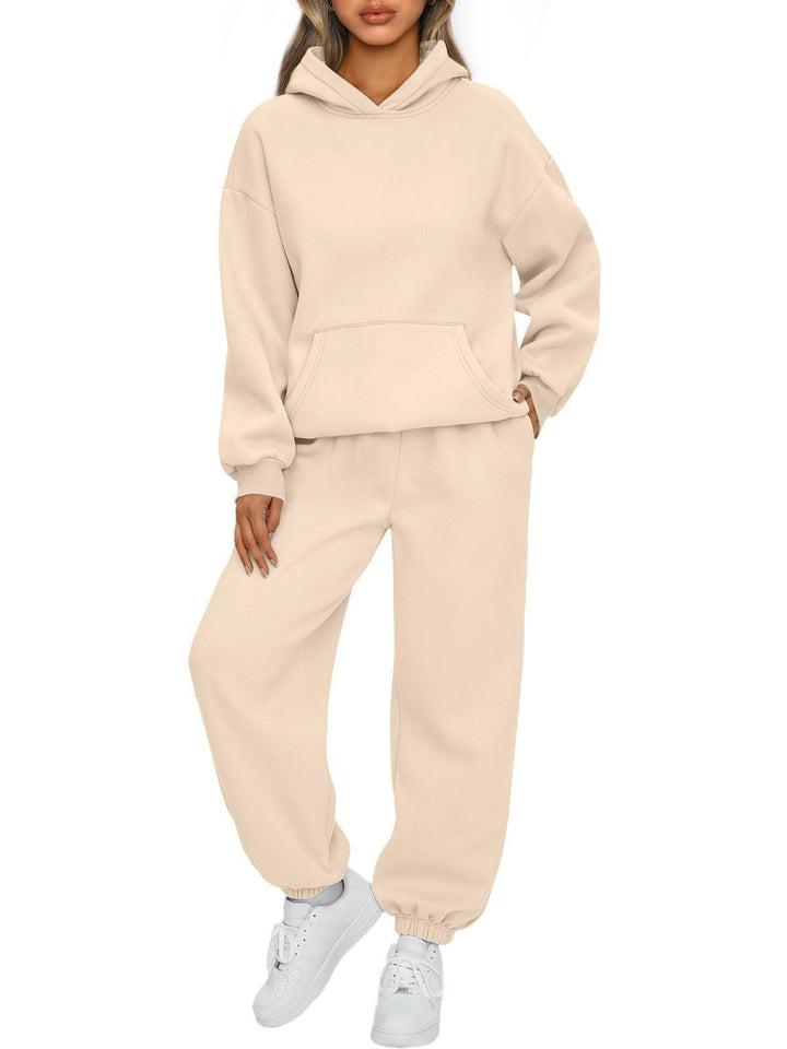 Kvinders afslappede hoodie jumpsuit lavet af kvalitets sweat materiale med praktiske lommer Skovae
