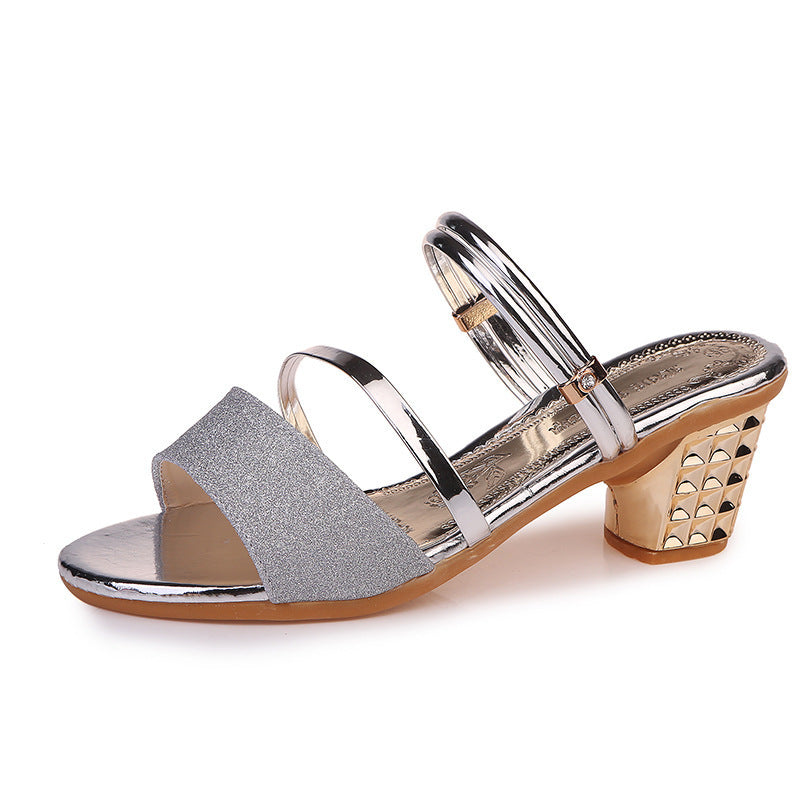 Dame Glamourøse Højfront-Sandaletter med blank metalhæl og justerbart remdesign Stilla