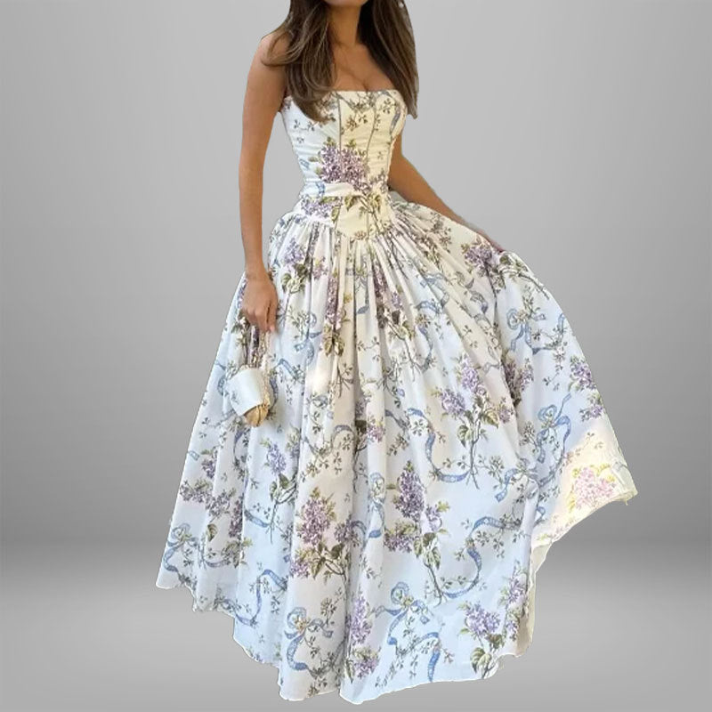 Dame Ballkjole med elegant strapless design og florale accenter Stilla
