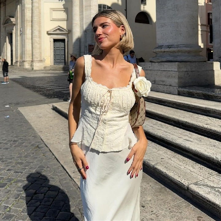 Dame Chic Corsage-top med spidse detaljer og sidelæggede flæser Stilla
