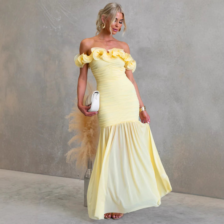 Women's Off-Shoulder Maxi Dress with Voluminous Ruffle Details and Elegant Waist Cut