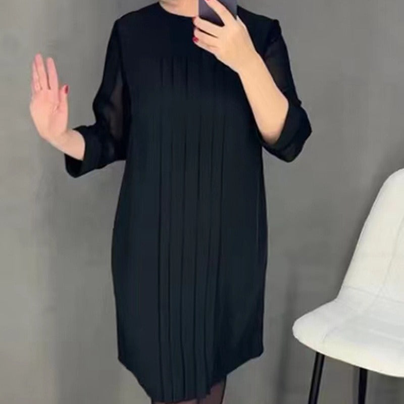 Dame elegant plisseret kjole med transparente ærmer og moderne snit Stilla
