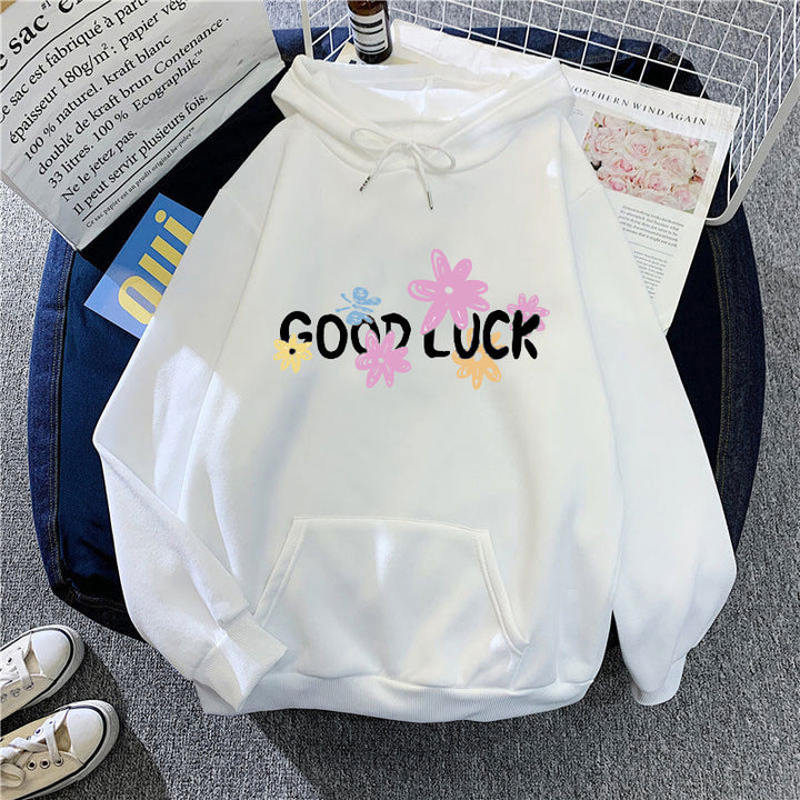 Dame hoodie med munter design og trykte bogstaver Skovae