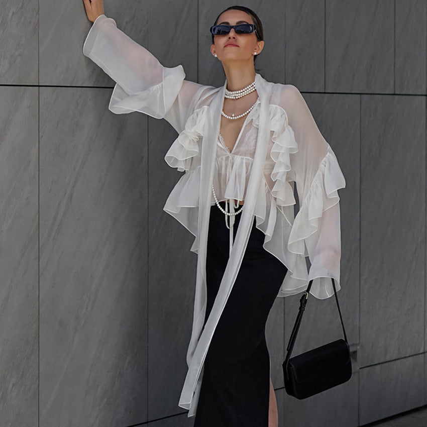 Dame elegant og gennemsigtig kimono lavet af flydende chiffon med flæser Stilla