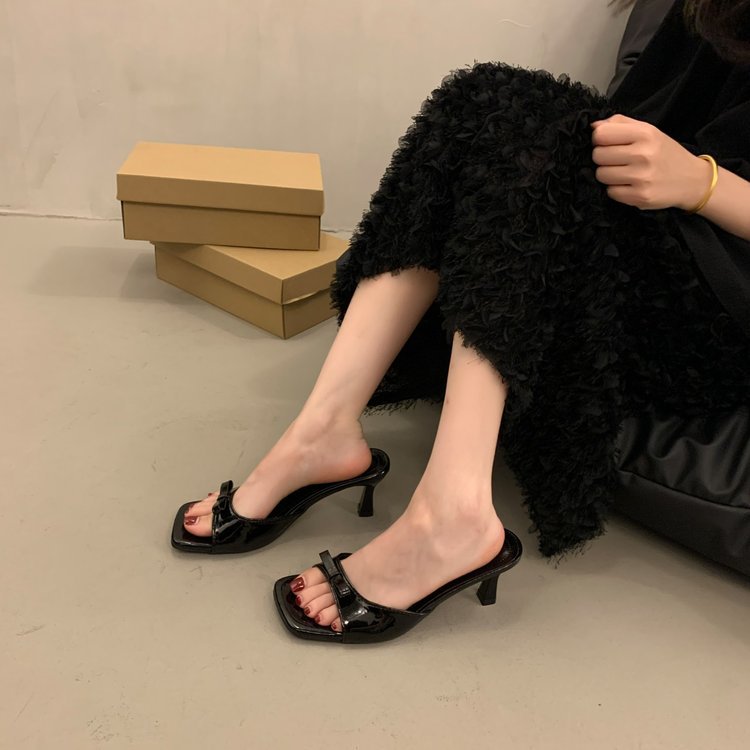 Dame Slingback-sandaler med elegant remdesign og komfortabel blokhæl Stilla