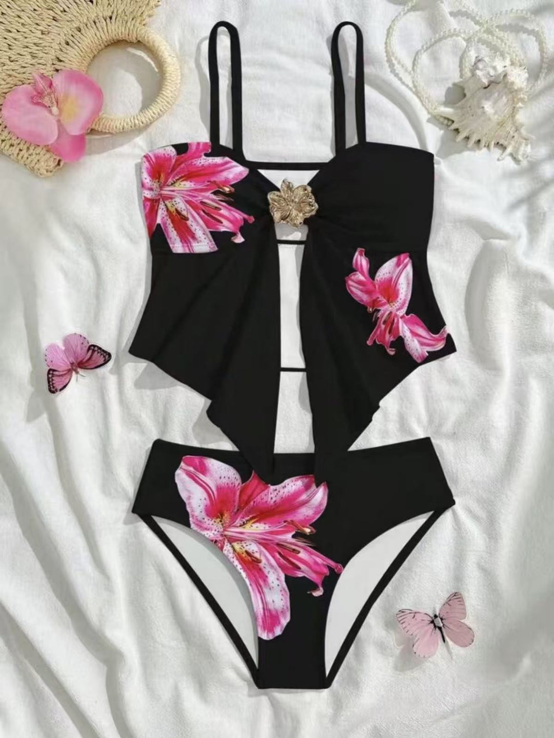Dame bikini-sæt med blomsterindpakningsdetalje og elegant blomsterapplikation Skovae