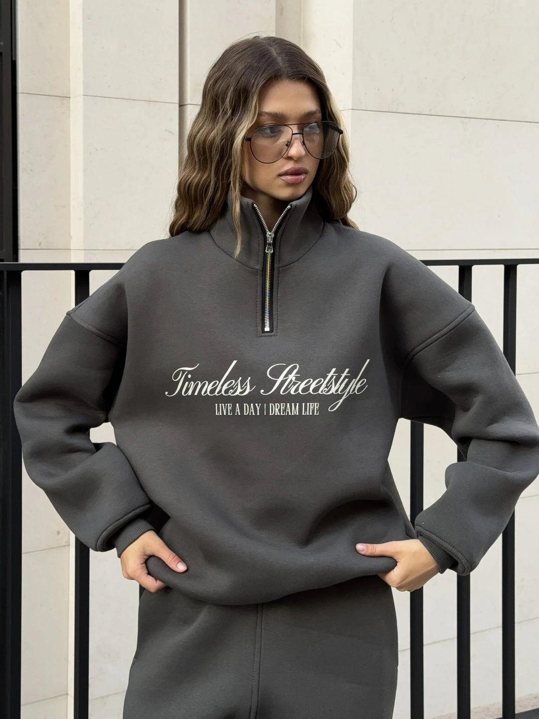 Kvinders sweatshirt med høj krave Skovae