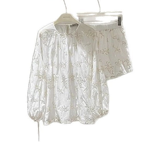 Damer legesyg bluse med detaljer i fin broderi Stilla