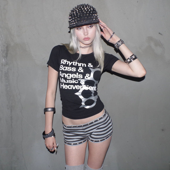 Dame T-shirt med kreativt trykdesign og figursyet snit Skovae