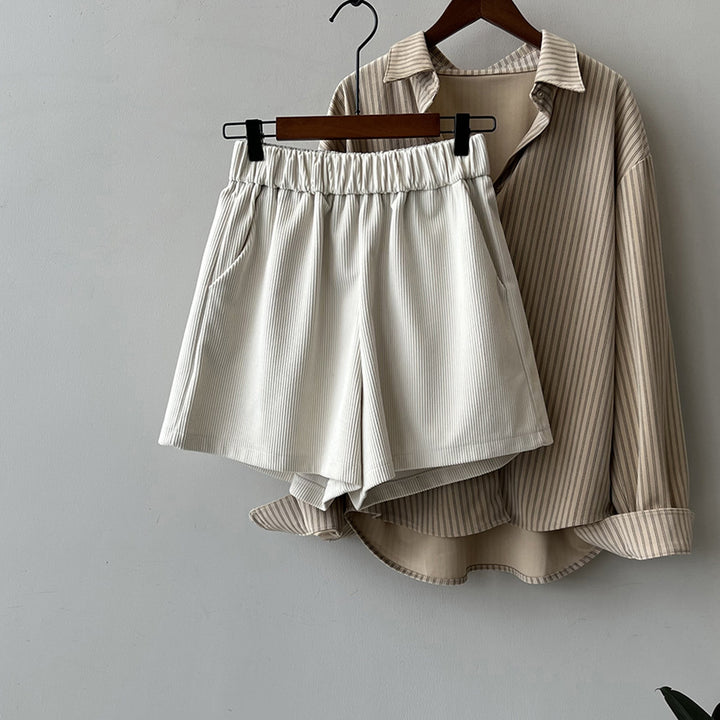 Dame afslappet sæt bestående af kortærmet bluse og komfortable shorts Stilla
