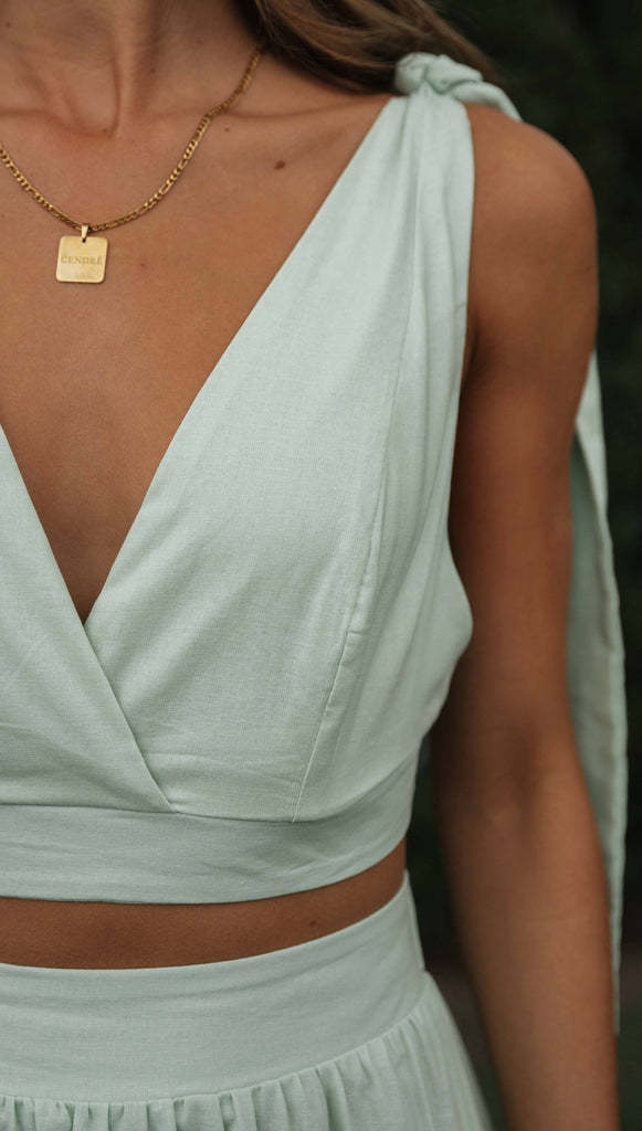 Kvinders to-dels sæt med crop top og flydende nederdel Stilla