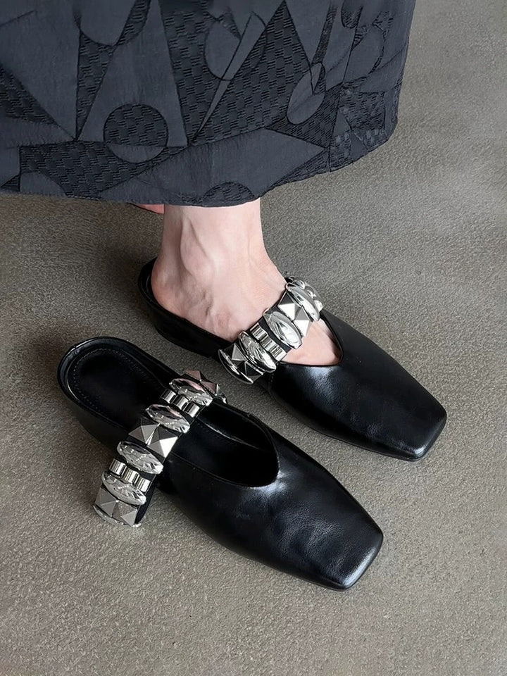 Dame Elegant Slingback-Pantolette med fashionabel metalakcenter Stilla