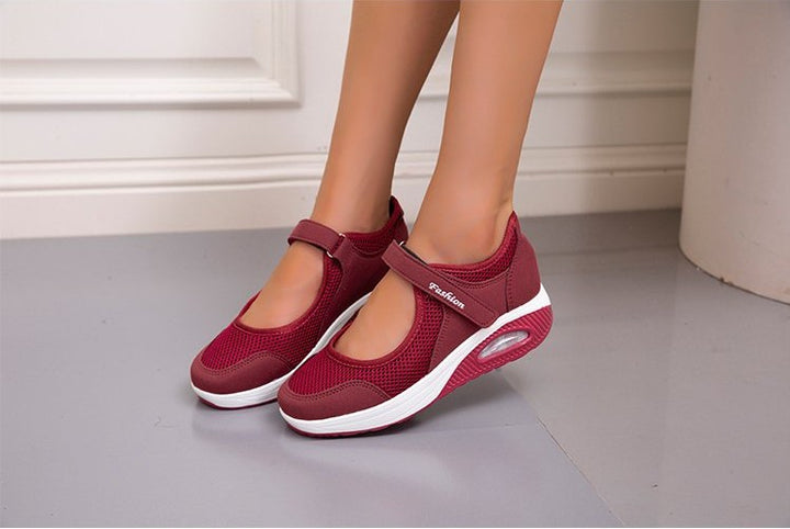 Dame fashion sneakers med åndbart net og støttende fodseng Stilla