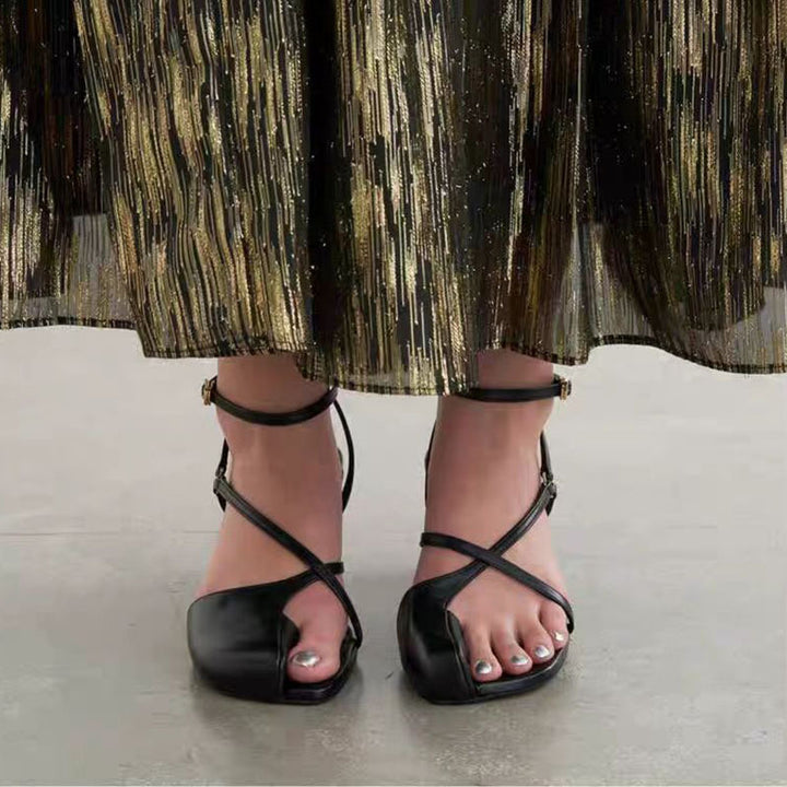 Femme Strappy Open-Toe Højhælede Sandaler med Metallic-Accent Stilla