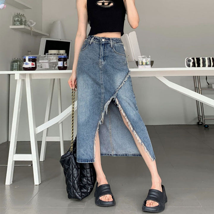 Kvindernes denim midi nederdel med asymmetrisk kant Stilla
