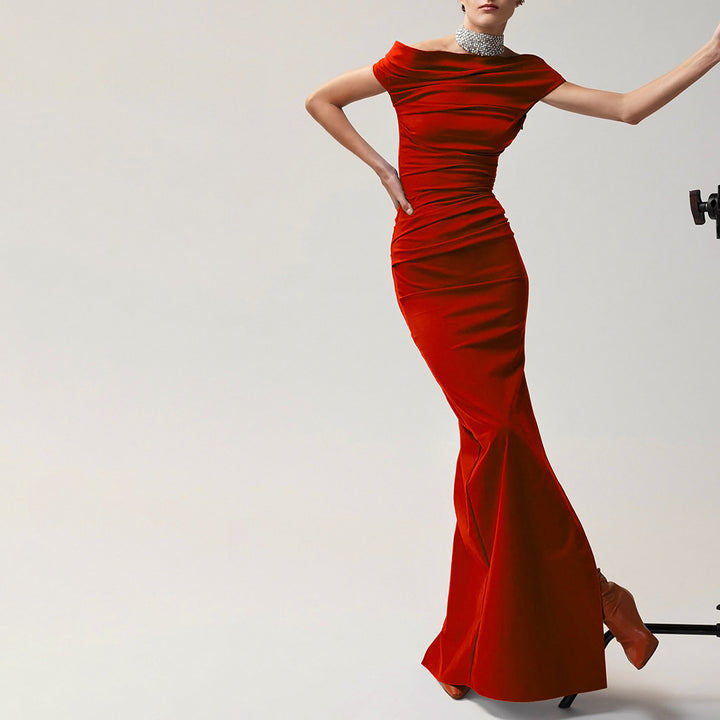 Dame Off-Shoulder Maxikjole med raffineret rynkning og elegant snit Stilla