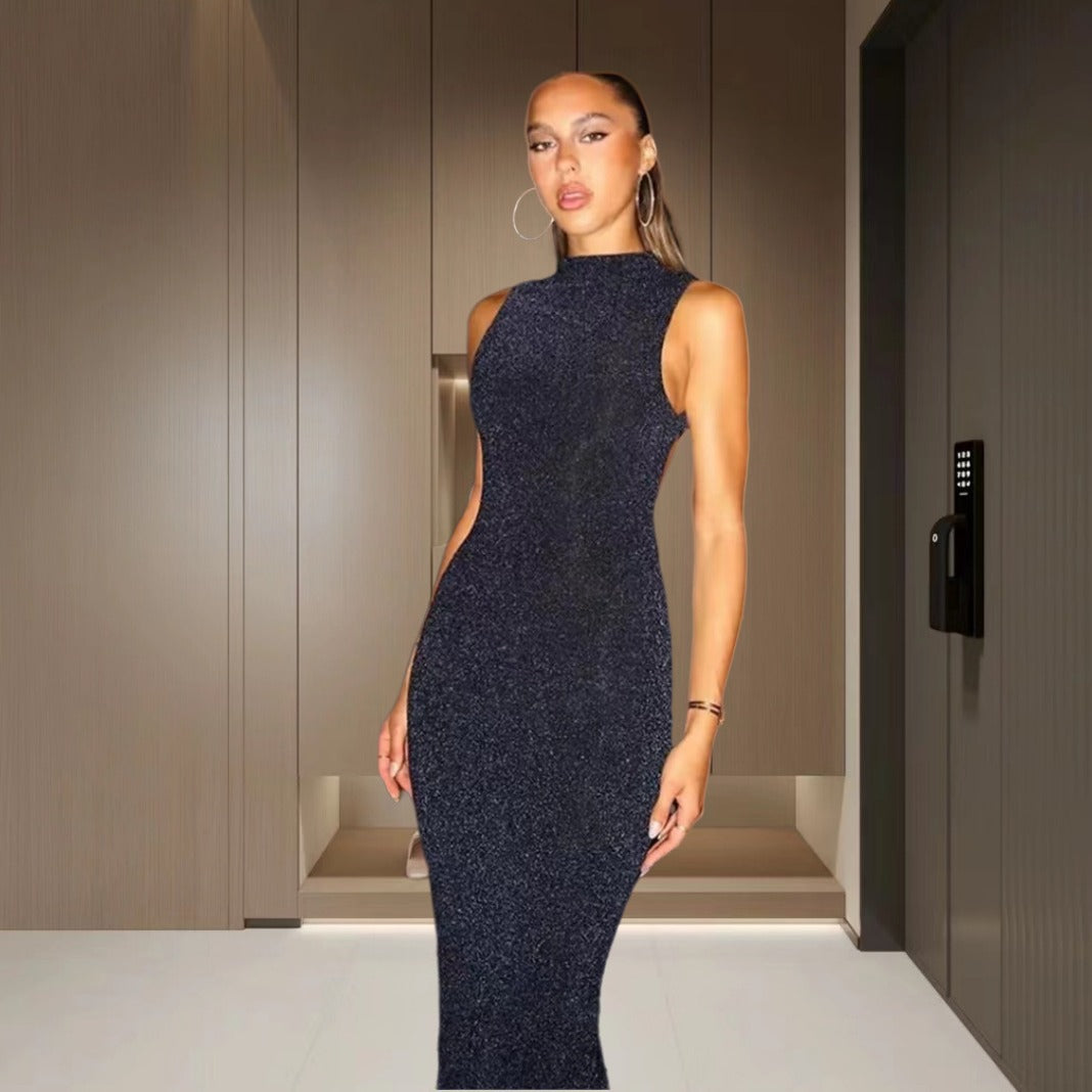 Dame Skinnende Maxikjole med tætsiddende snit og elegant High-Neck Stilla