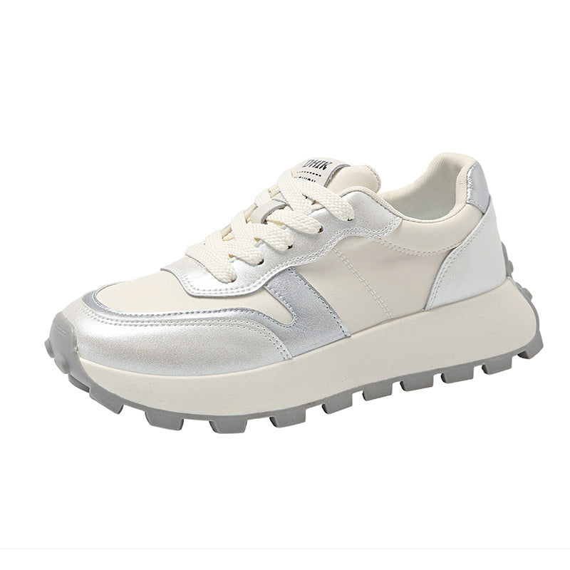 Damer snørebånd-sneakers med sporty silhuet og robust sålprofil Stilla