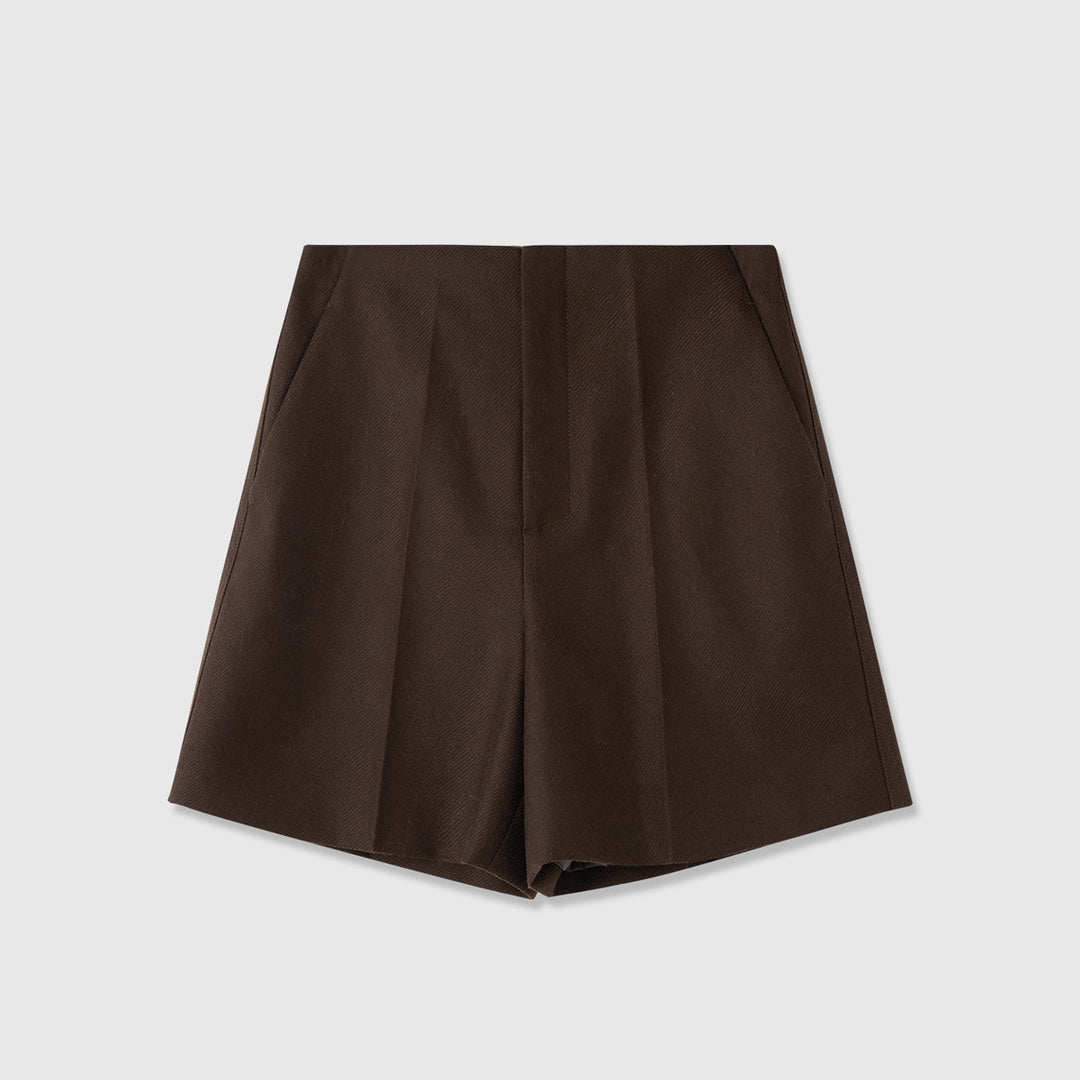 Dame elegante shorts med klassisk snit og elegante strygede folder Stilla