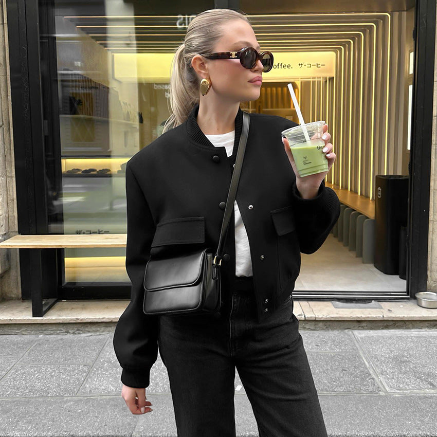 Dame Trendy Bomberjakke med moderne lommer og sporty design Stilla