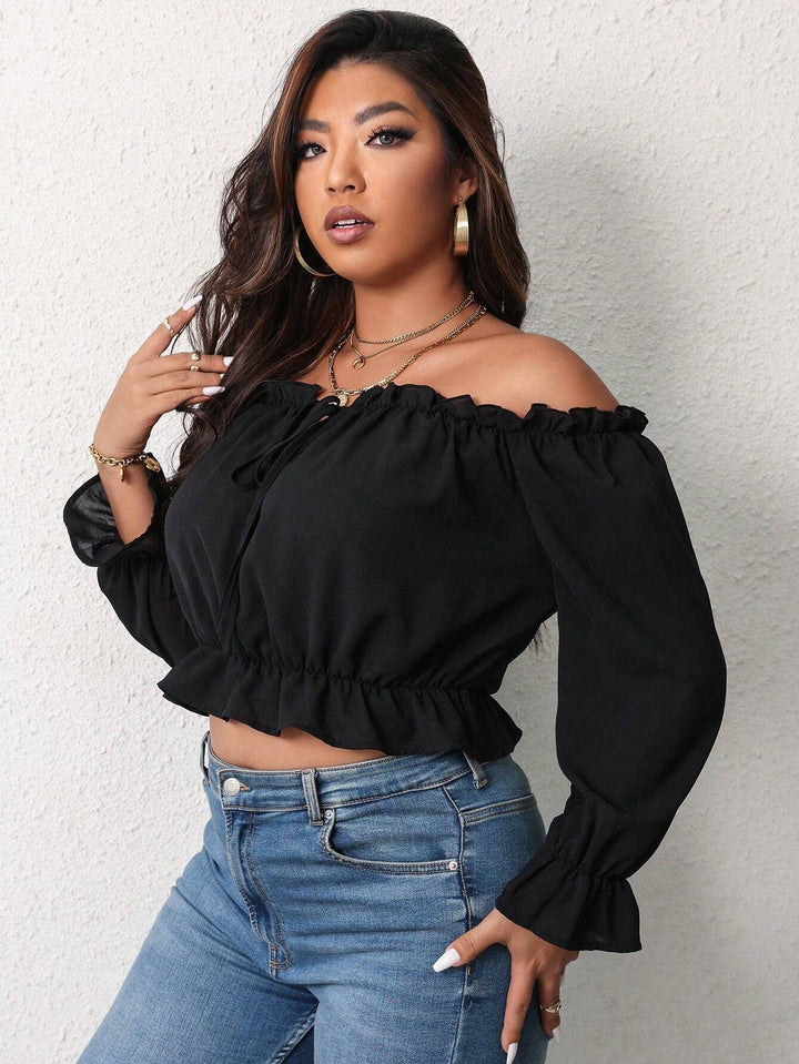 Dame Off-Shoulder Bluse med flæsedetaljer og figursyet silhuet Stilla