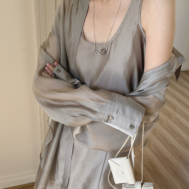 Dame sæt bestående af ærmeløs top og langærmet bluse med moderne snit Stilla