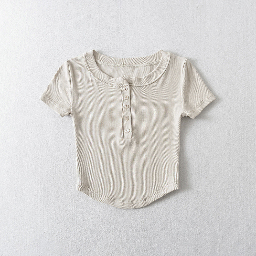 Dame kortærmet Henley-shirt med fine knapdetaljeringer og elastisk materiale Stilla