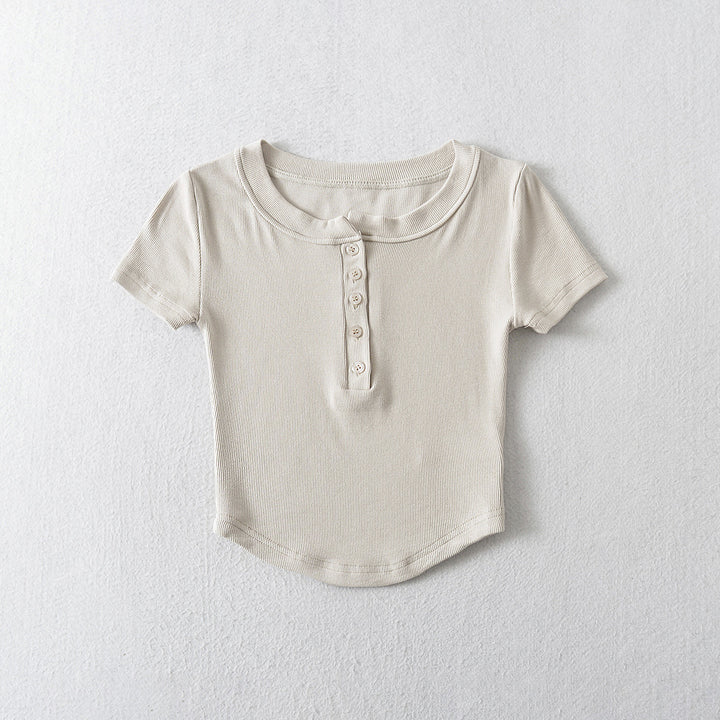 Dame kortærmet Henley-shirt med fine knapdetaljeringer og elastisk materiale Stilla
