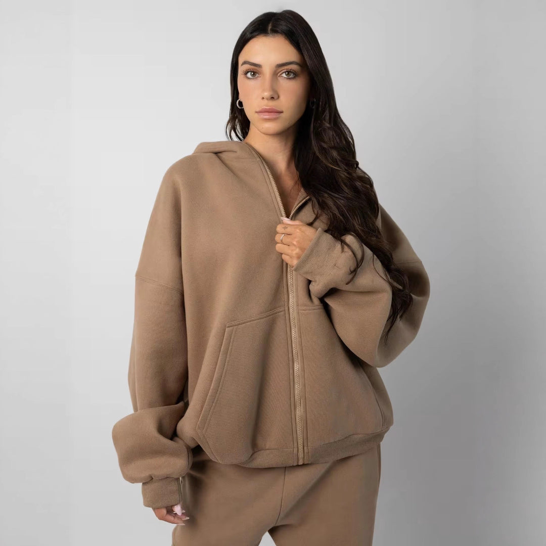 Dame sporty fleece sæt med høj krave og praktiske lommer Skovae