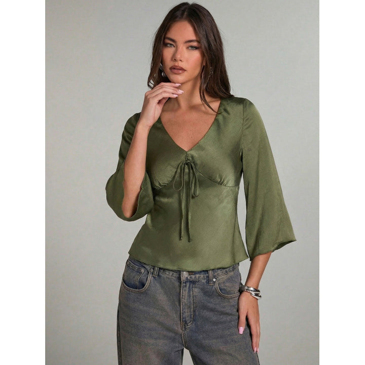 Dame Elegant top med slips og vide ærmer Skovae