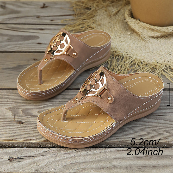 Dame mode T-bar sandaletter med elegante dekorationer Stilla