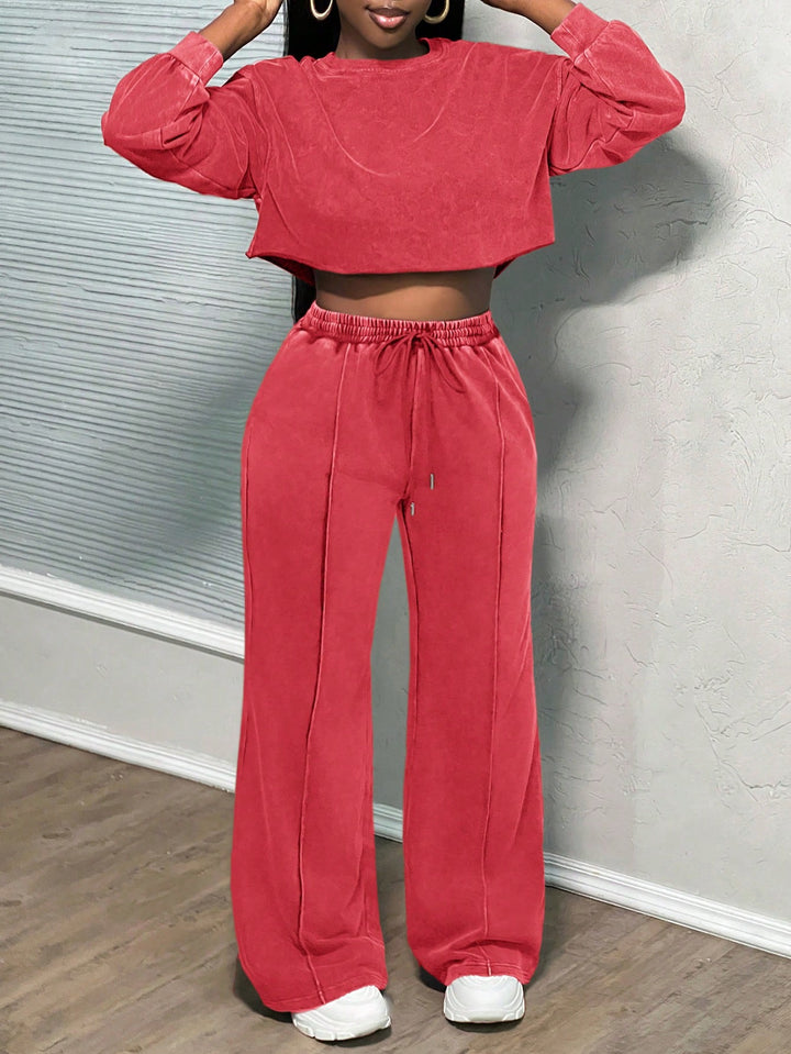 Kvindernes cropped loungewear sæt med brede benbukser og høj talje Skovae